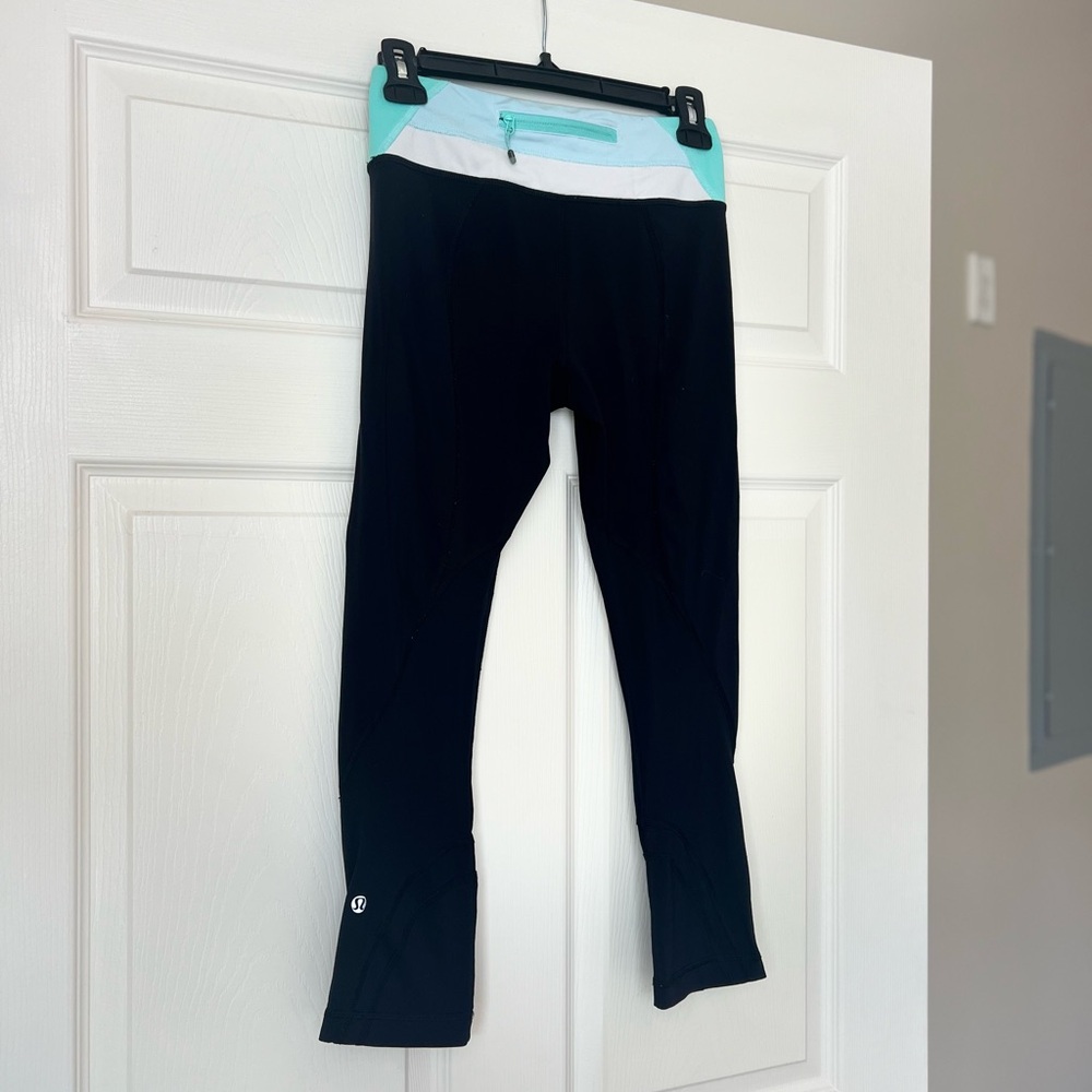 Lululemon Run Cropped Leggings in Black Teal Blue White Size 4